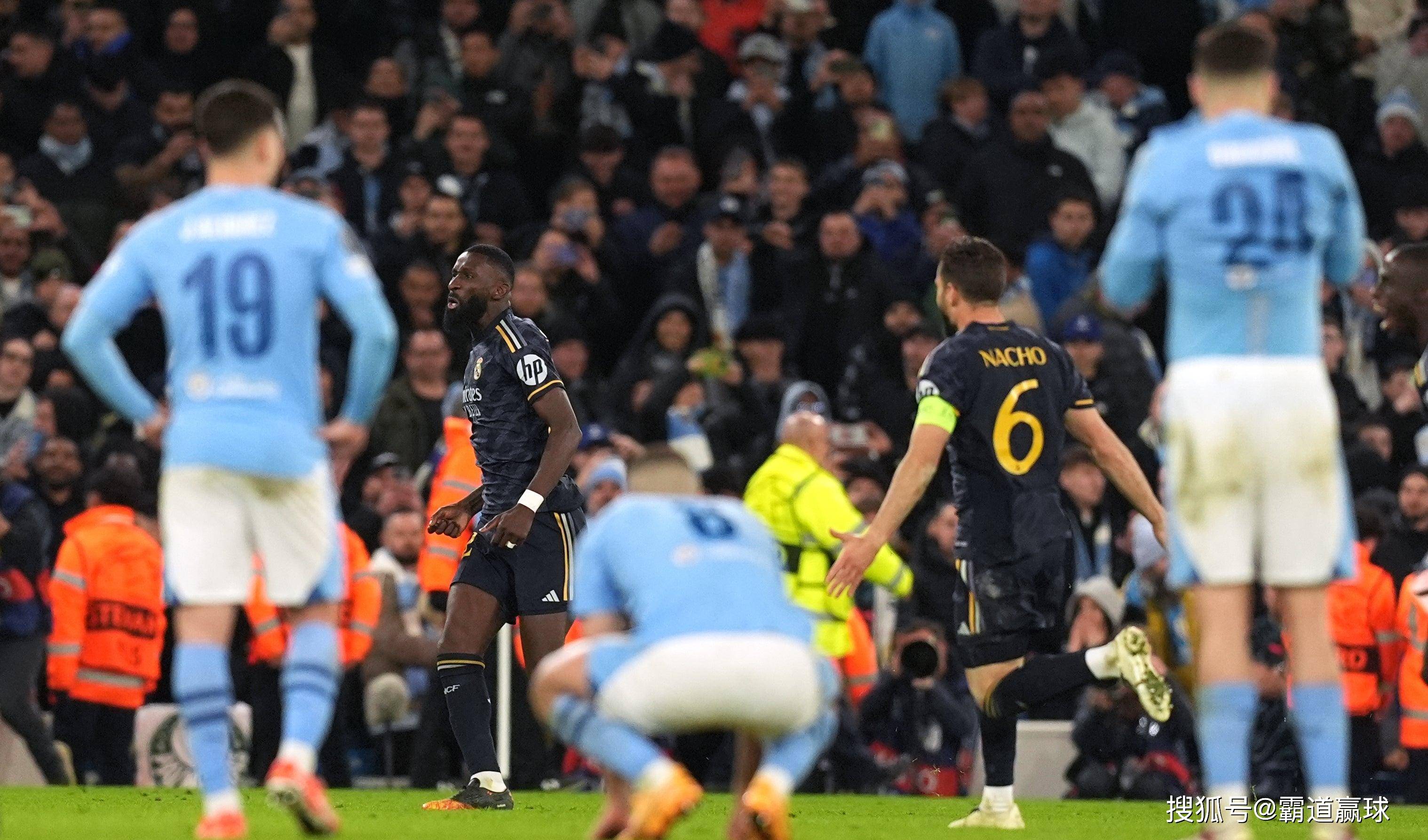 关于曼城凭借进攻射手大放异彩，击败对手保持不败的信息