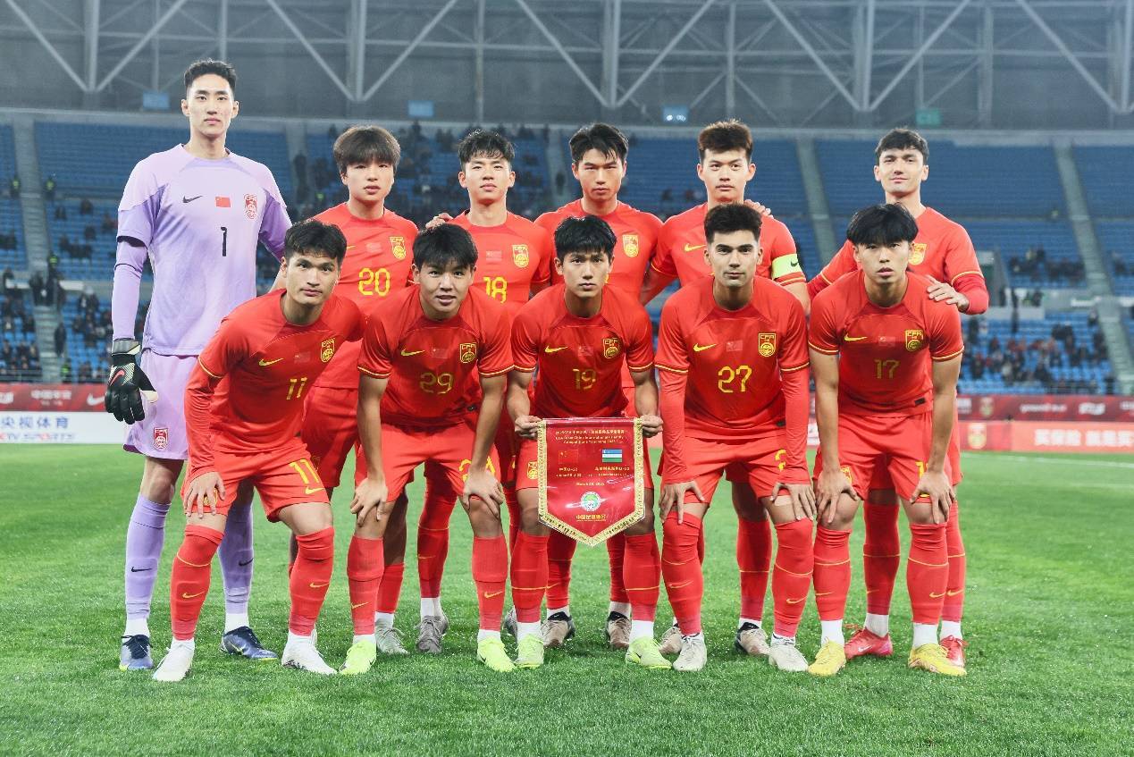 开云体育官网-中国队决心登顶国际足球赛事，备战夺冠