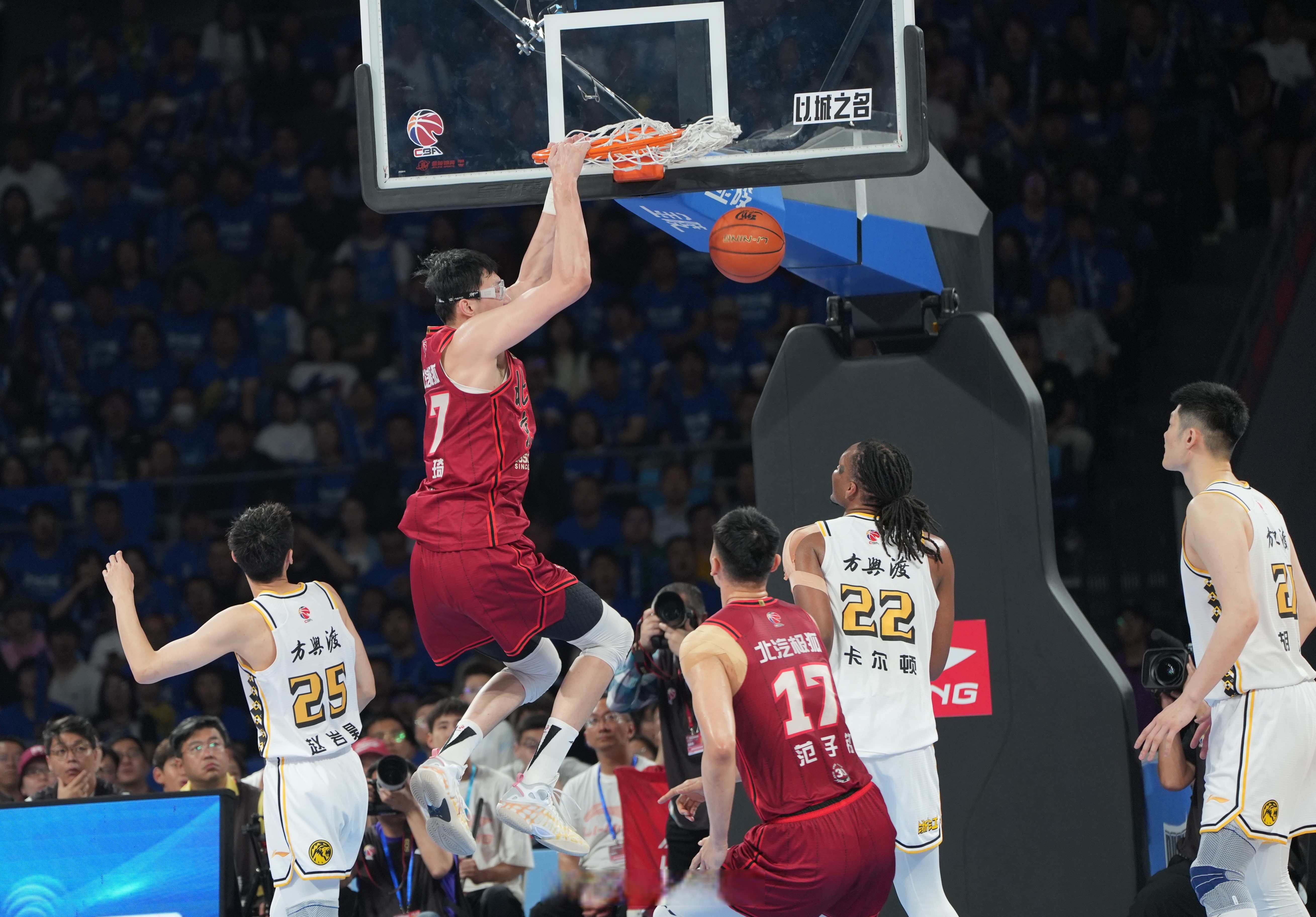 CBA球队训练营开幕，球员状态调整良好