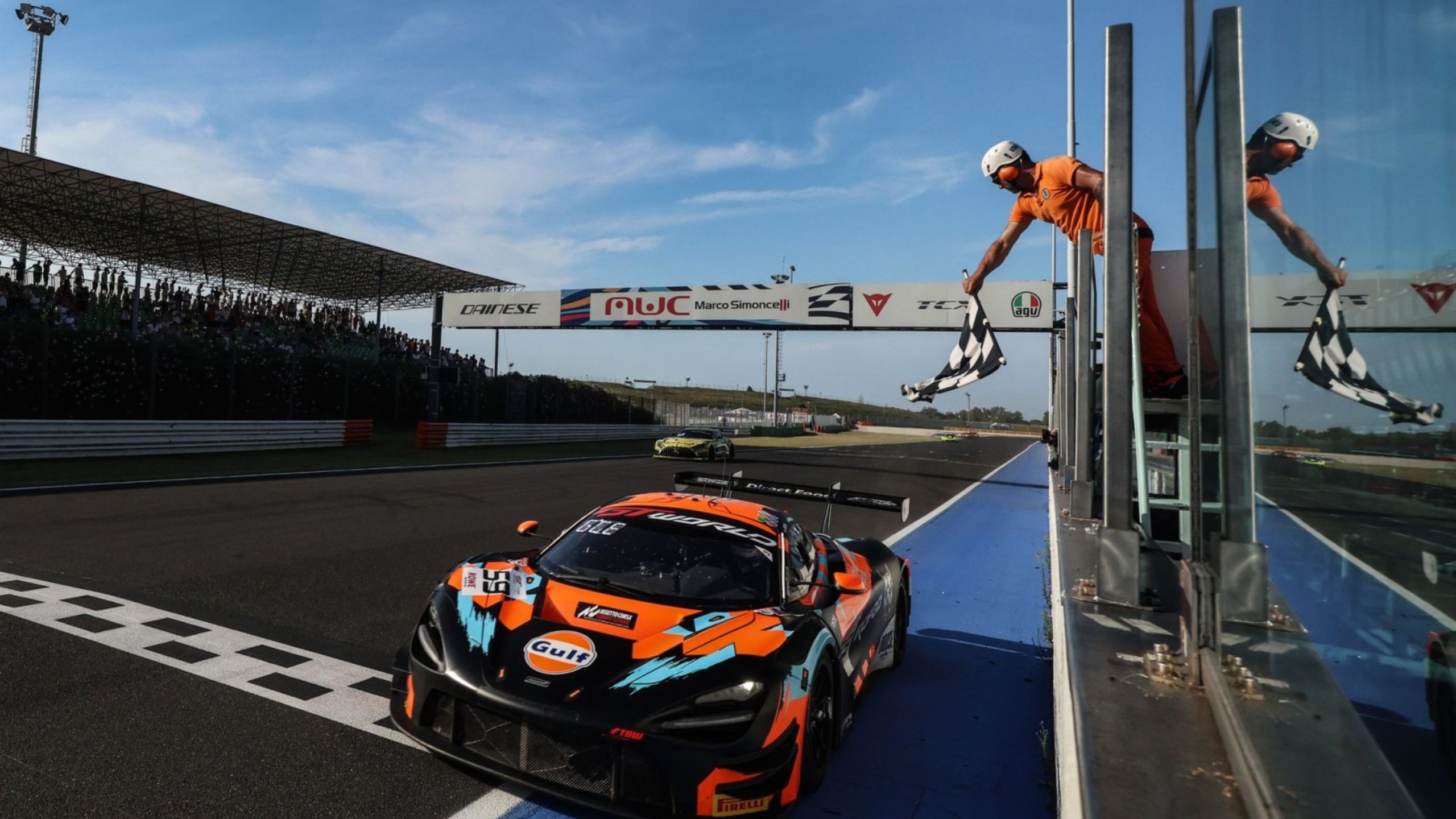 开云官方app入口-包含迈凯伦鏖战索伯车队，阿隆索惊艳四座的词条