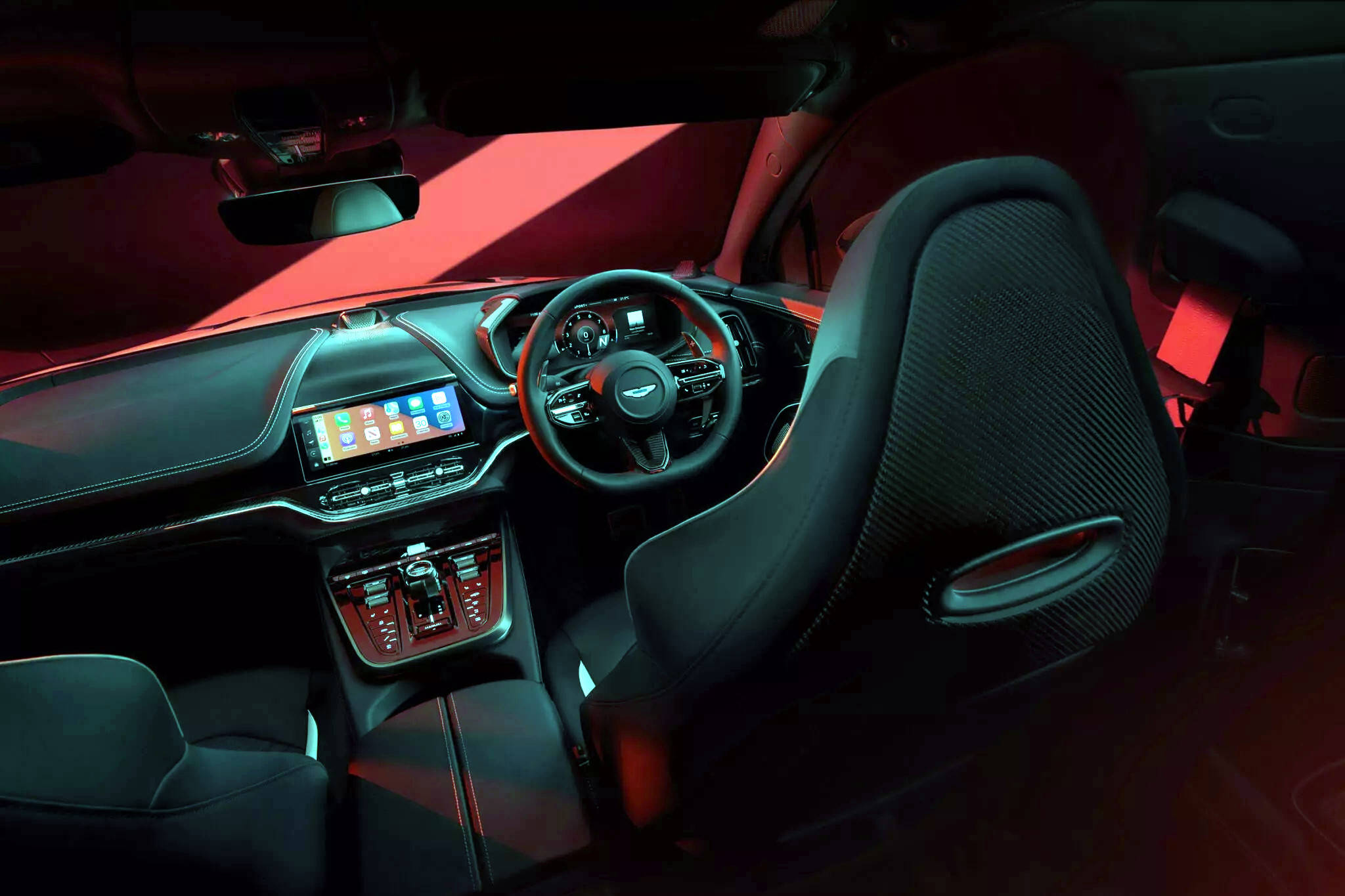 开云体育官方网站-包含威廉姆斯险胜阿斯顿马丁，拉塞尔惊艳四座的词条