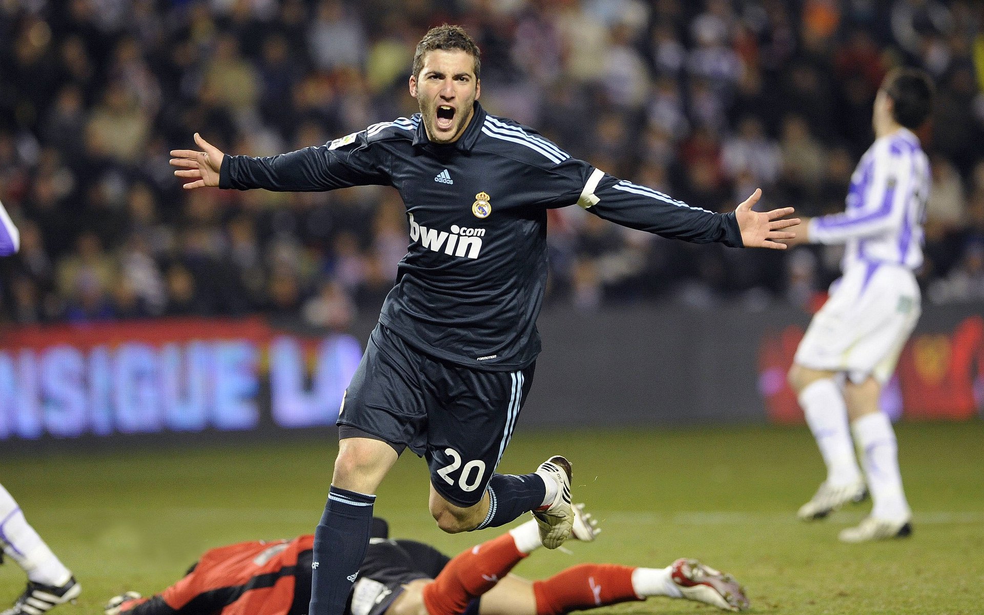 里昂血拼乌克兰，萨卡如何成为破局关键先生